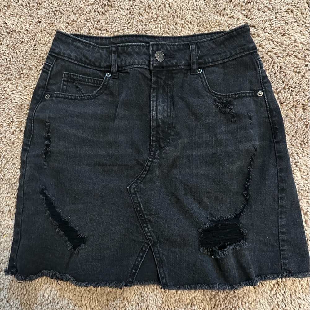 Wild Fable black jean mini skirt size 2